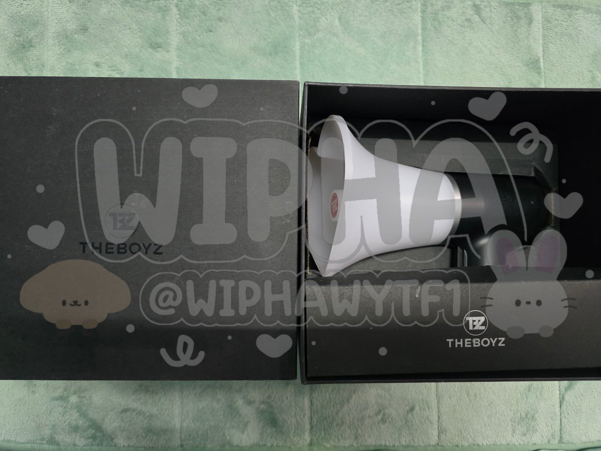 WIPHAWYTF1's tweet photo. ฝากรีค้าบบบบ

ส่งต่อแท่งไฟ Ver.1 ค้าบ เนื่องจากเค้าได้ Ver.2 แล้ว น้องใช้งานแค่ 2 ครั้งค่ะในกล่องมีตำหนินิดหน่อย

ราคา 900 รวมส่ง
มีการ์ดเมมเบอร์แถมให้ด้วยค้าบ

ใครสนใจdmมาสอบถามได้น้า ขอดูรูปเพิ่มเติมได้ค่า🤍✨️

#ตลาดนัดtheboyz #ตลาดนัดหนุ่มดอกไม้ #ตลาดนัดเดอะบอยซ์ #THEBOYZ https://t.co/ZSdEjzBHLt
