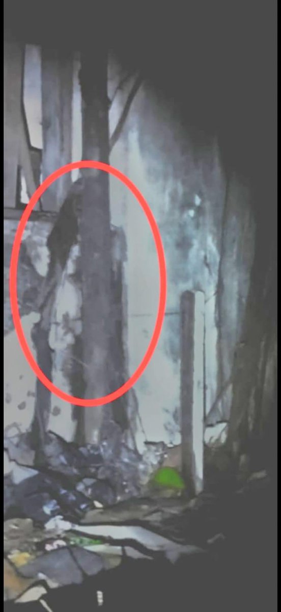 missyelle_'s tweet photo. kangen ngeliat foto penampakan hantu ya? nih aku kasih... https://t.co/bGXm2KFPOz
