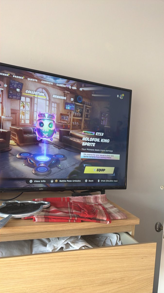 nomsf13K's tweet photo. TRADING HOLOFOIL KING SPRITE ON FORTNITE comment your offers #fortnite https://t.co/LnK4jdJv5m