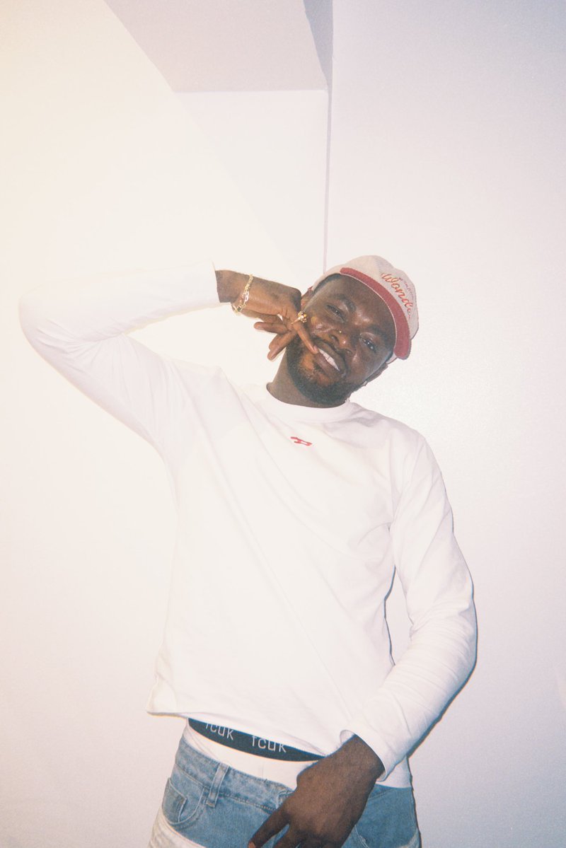 _itzlaz tweet picture