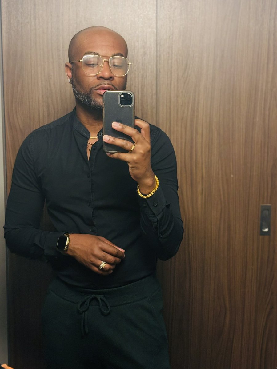 iamrishawn's tweet photo. Look at all the Colours

#peace #selflove #growth #style #focused https://t.co/fQu2PxDibt