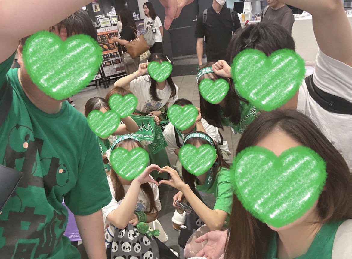 _kokage___'s tweet photo. いつも優しい愛生オタが大好きです💚❗️
次はブルーのみなさんに会えるのが楽しみです🐼💙 https://t.co/3QkdryR88b