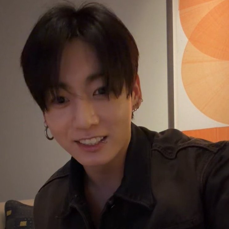 guguloved's tweet photo. he’s such a cute puppy im gonna cry ☹️😣 https://t.co/VYqufLu0Gz