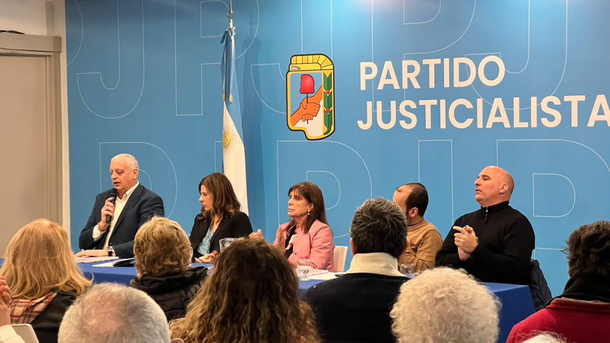 EJNKar's tweet photo. El miercoles pasado realizamos la presentación del segundo número de la Revista Economía Justicialista Arturo Jauretche. Contamos con la participación de Teresa García, Horacio Pietragalla, Florencia Saintout, Santiago Fraschina e Itaí Hagman. https://t.co/9k3B867Bcc