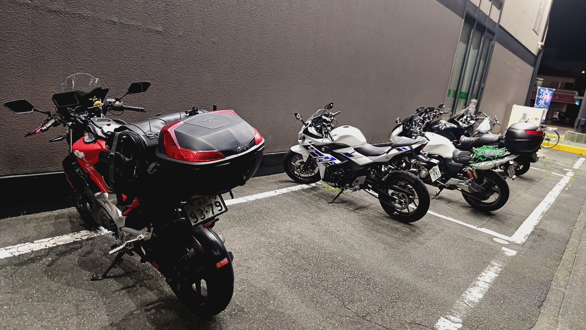 1kkun13's tweet photo. この感じ、、、久しぶりww
日本一周ぶりだ🏍³₃
 #バイク  #ツーリング https://t.co/87VhyHF7Nb
