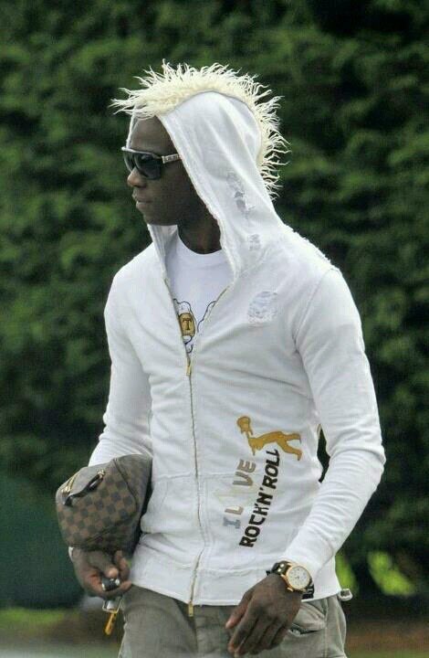 bunchikyo's tweet photo. they don’t dress like balotelli no more https://t.co/Cx9qJPFHmI