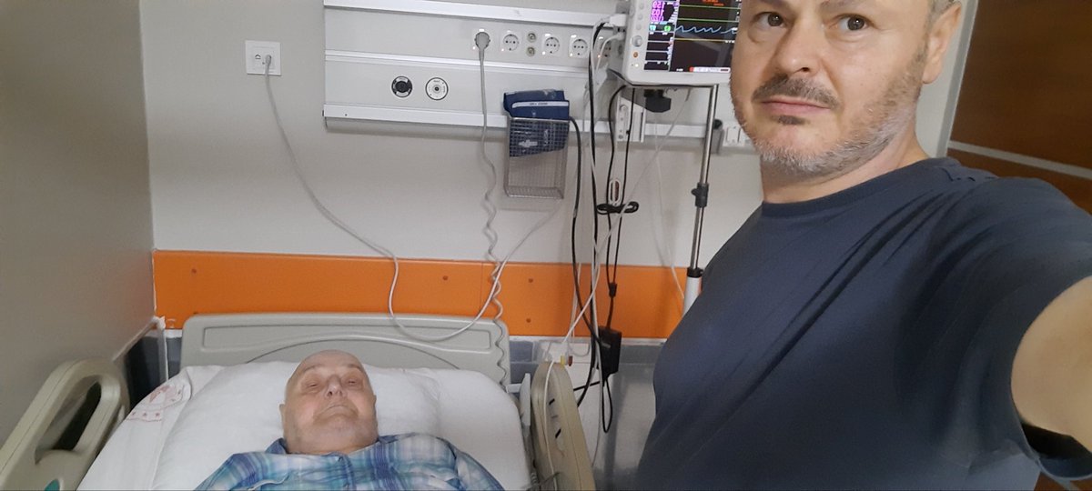 aalikazdal's tweet photo. Hayatta en kıymetli servet; anne ve babamızın duası, sağlığı ve yanımızda olmasıdır.
Bugün babamın yanında hastanedeyim. Rabbim başta babam olmak üzere şifa bekleyen tüm hastalarımıza acil şifalar nasip etsin. Onların emeklerini ödeyemeyiz; dualarımız onlarla olsun. https://t.co/r41xv0JlVb
