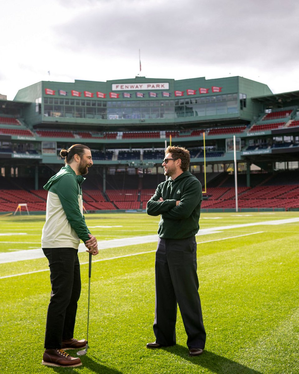 commongolf's tweet photo. Be honest. if you walked into Fenway and saw this, what would you do? 

Full video: https://t.co/XRTIgOy7sS https://t.co/yWZxISGodp