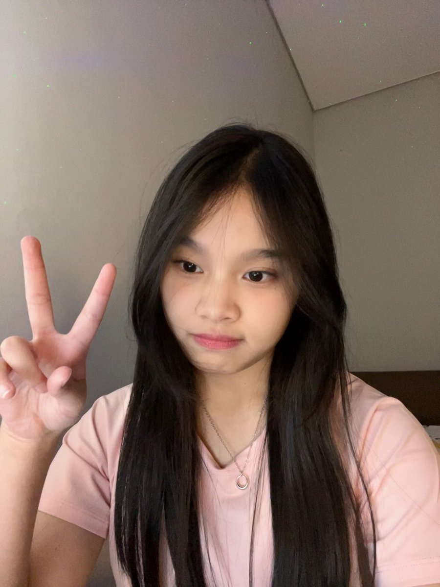 Giaa_JKT48's tweet photo. potret org yang habis lari pace 5 tapi di mimpi🥰🥰 https://t.co/t8hcMkTmur