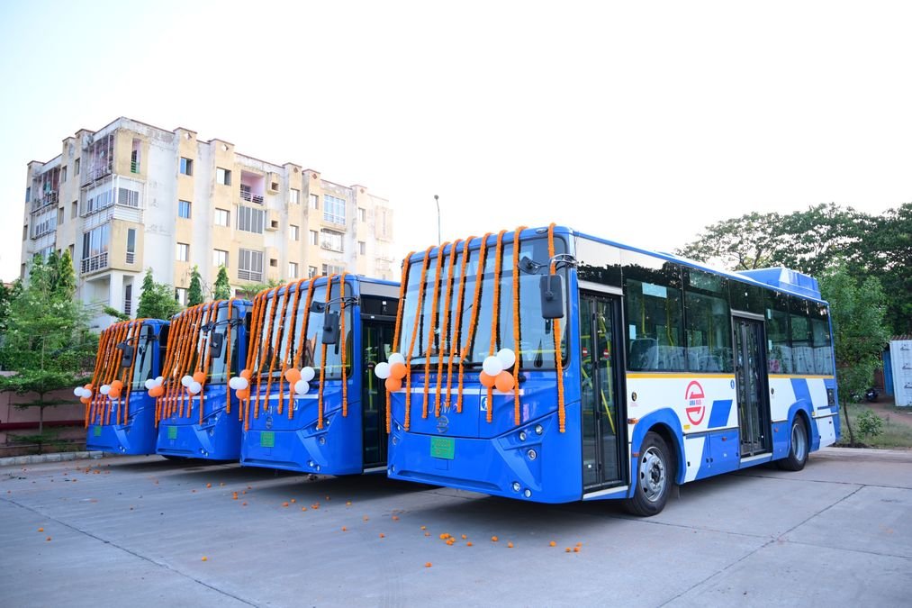 OdishaRail's tweet photo. @CRUT_BBSR @HUDDeptOdisha @ushapadhee1996 @dr_kcmahapatra Please introduce #Amabus service via the new Ekamra Kanan park Hatiasuni pump house road. We had suggested earlier to introduce a service between Mancheswar railway station to Lingaraj temple via Rail Vihar, Government Polytechnic Square, Indradhanu market, CRP, Natala,Unit 1 mkt https://t.co/OlFxW3uJqE