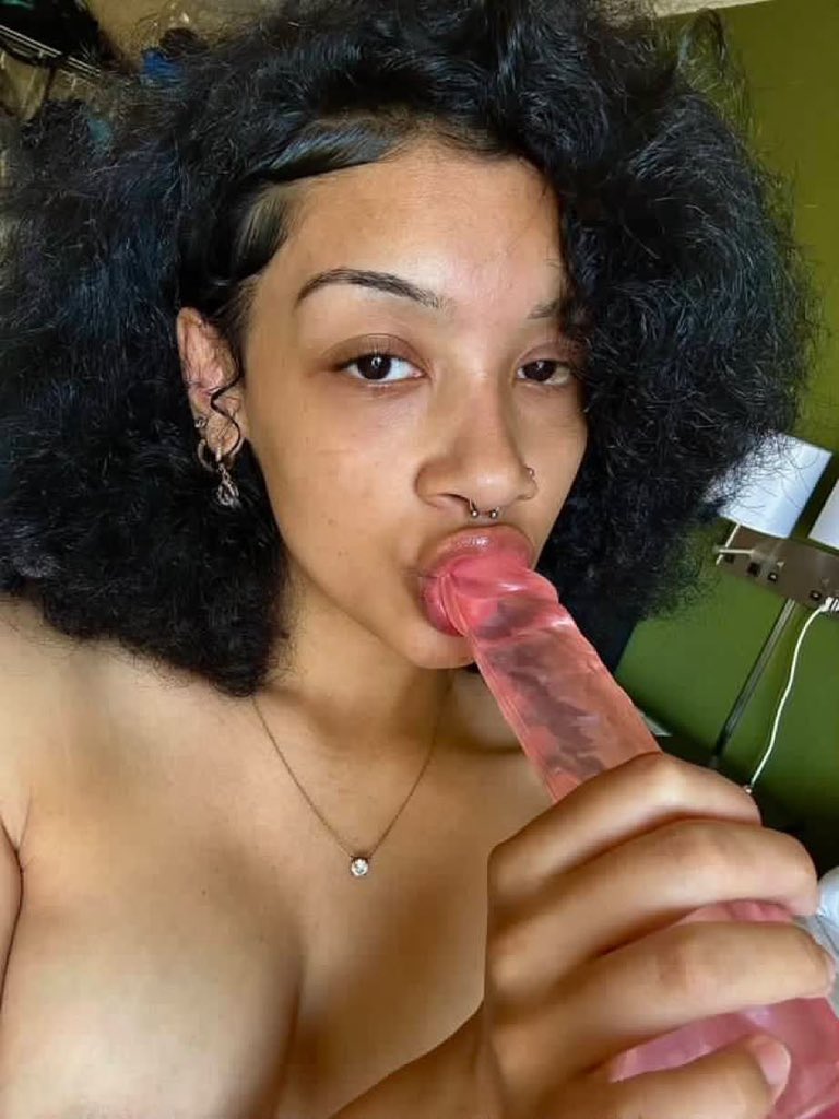 luvvhals1's tweet photo. Sending tiddy pics to everyone who says ‘hi’ 😳
#nipples #tits #bigtits #nsfw #horny #sexy  #bigboobs #boobs #titties https://t.co/ScvQ9djW7b