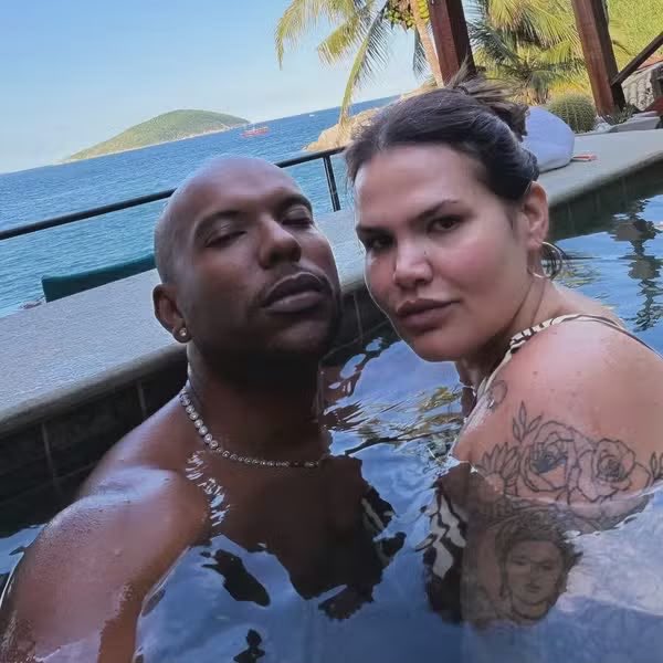 choquei's tweet photo. 🚨AGORA: Thaís Carla anuncia fim do casamento após 11 anos juntos. https://t.co/Tz2nkiqXaN