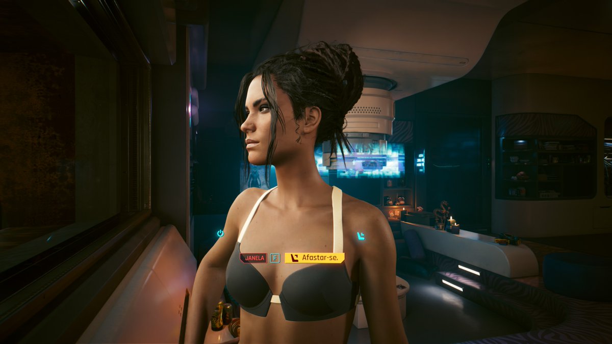 _plutaozin's tweet photo. Abri Cyberpunk depois de anos pra jogar a nova DLC e bizarro como agora quando olhei para a Panam num dialogo só me vem ela e como são parecidas, parece coisa de filme mas tem coisas que realmente vão ficar na nossa cabeça e vamos seguir vendo alguma coisa e lembrar da pessoa. https://t.co/WsHlF6Qymz