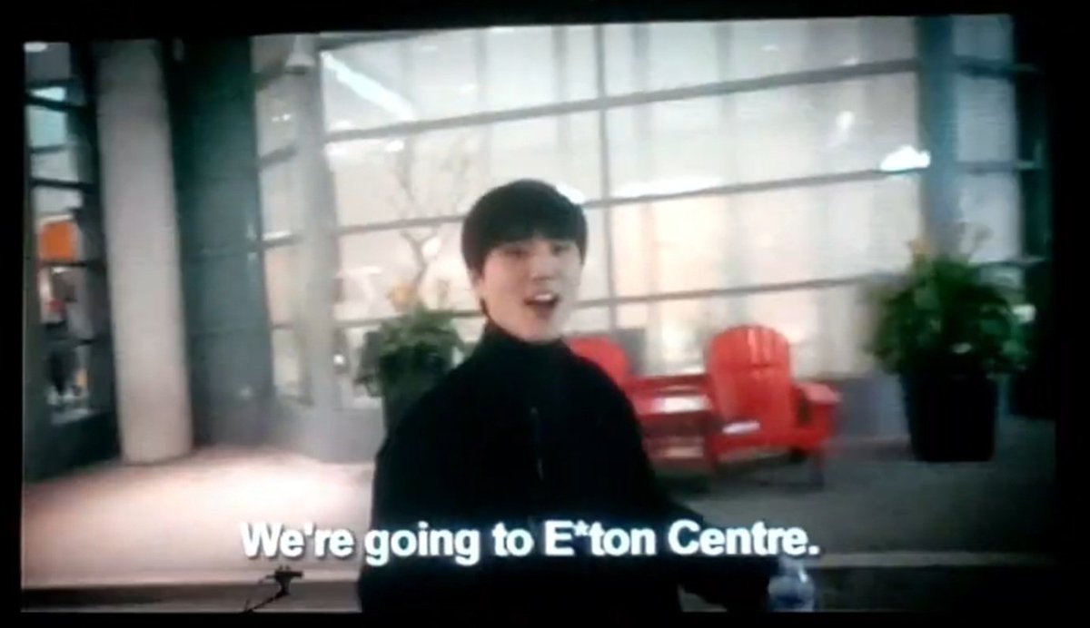cookie_kke's tweet photo. yonge st. is in downtown toronto! 🇨🇦 it's also home of eaton center where the day6 boys hung out during their visit in 2017. 🥹 https://t.co/rYcbbxffe5
