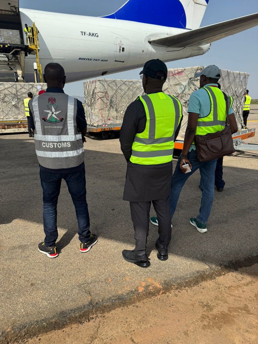 fembolgroup's tweet photo. We’re cleared for takeoff.
Our Air Freight service is fully active, ensuring your cargo reaches its destination safely and on time.
Send us a DM and let’s move your shipment.
#Fembol #AirFreight #Logistics #Cargo #FreightForwarding https://t.co/0amqn9RM3k