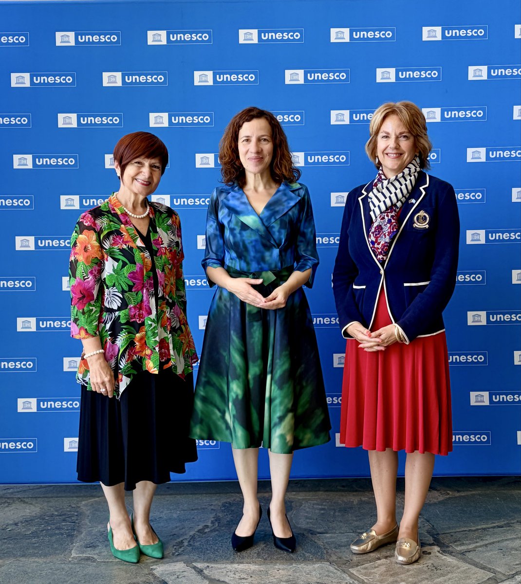 SMiculescu's tweet photo. Am participat la Summitul #TESPlus4 la @UNESCO, dedicat accelerării transformării educației pentru a atinge #SDG4 până în 2030. Am avut şi o excelentă întrevedere cu EU VP @RoxanaMinzatu privind cooperarea în domeniul guvernanței IA, educației digitale, politicilor pentru tineri. https://t.co/hmmzC3A5DU