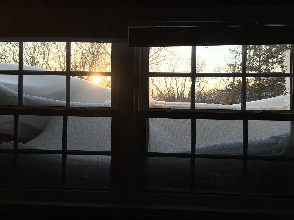 Maddyinlove's tweet photo. Small win this week: finally swapped my old noisy alarm for a sunrise lamp—waking up feels gentle, like the sky’s saying good morning, not a harsh beep! https://t.co/RxBShzcmIT