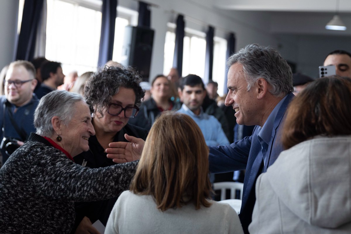 nicovieradiaz's tweet photo. Al tiempo que @OSE_Uruguay y el Presidente @OrsiYamandu anunciaban una inversión histórica de USD94 mill de dólares en saneamiento para Colonia; parte de la oposición estaba en conferencia de prensa anunciando que se opondrian a más recursos para la gente. https://t.co/Kr2eD7lqZC