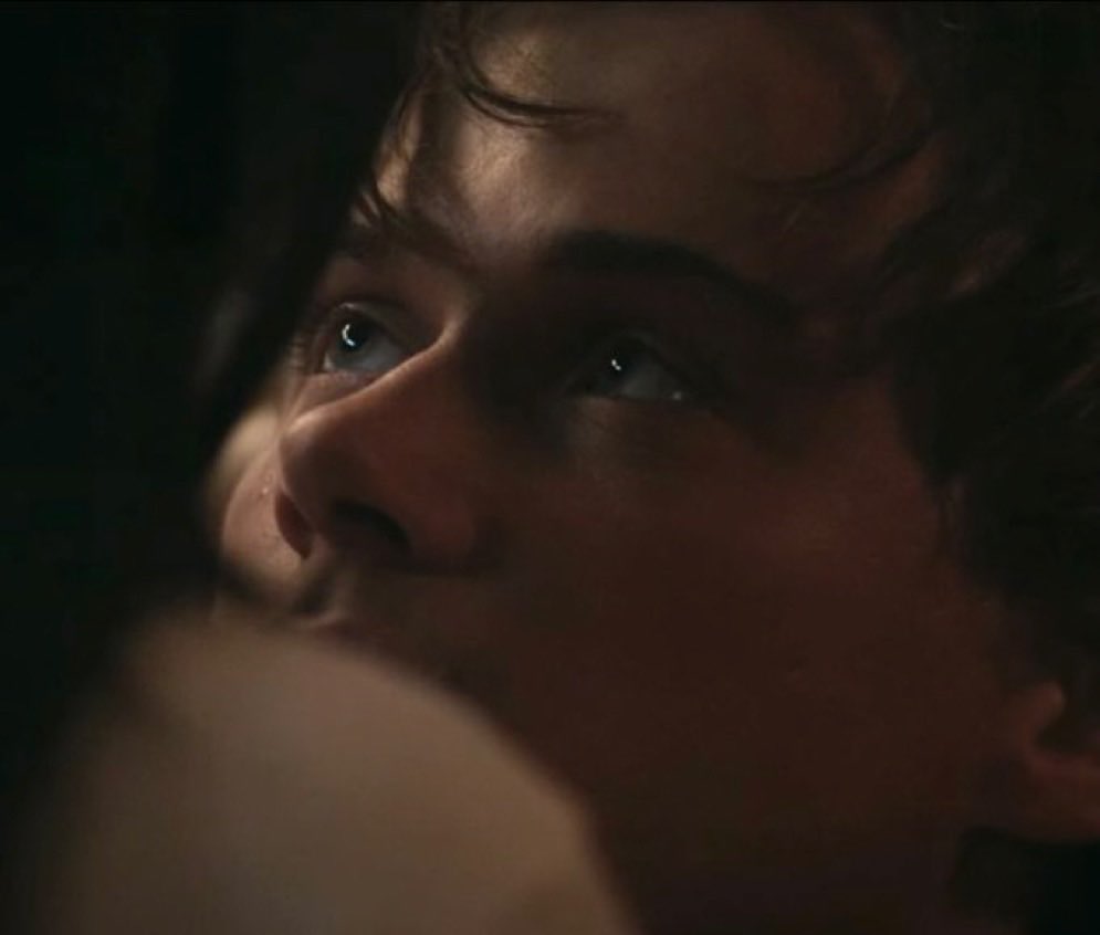 hayleyspetals's tweet photo. they’re just so good at looking deeply in love https://t.co/clDiLwMHLj