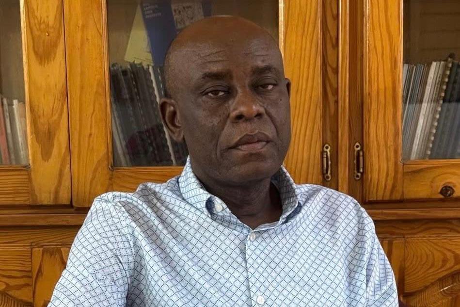 MenBonZen7's tweet photo. Pierre Espérance, chèf @RnddhAyiti a, denonse yon kanpay "pèsekisyon" ki antoure ankèt sou asasina Prezidan @moisejovenel la. Li akize espesyalman @Mario_Andresol, Marc Justin, ak jij enstriksyon Denis Cyprien kòm moun ki te eseye entimide l, li nye tout lyen ak Joseph Félix Badio, epi li anonse ke li te refere dosye a bay CSPJ a pou denonse transfòmasyon pwosedi jidisyè kont RNDDH la an zam.