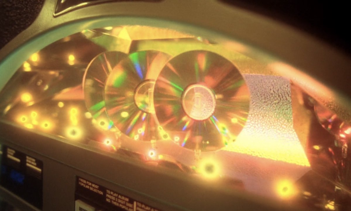 filmysummer's tweet photo. chungking express, (1994) https://t.co/pvlKIvK5On