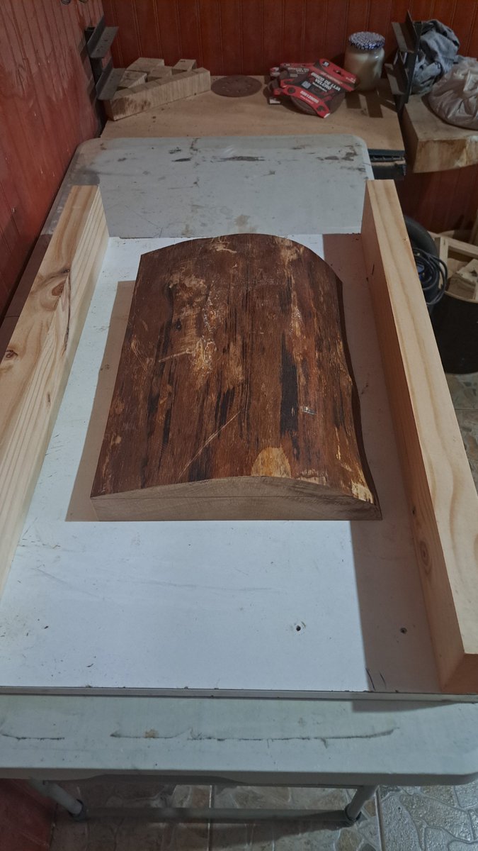Nicojurel's tweet photo. Proceso de una tabla para cortar de Coigue. https://t.co/7jX4jtW7fT