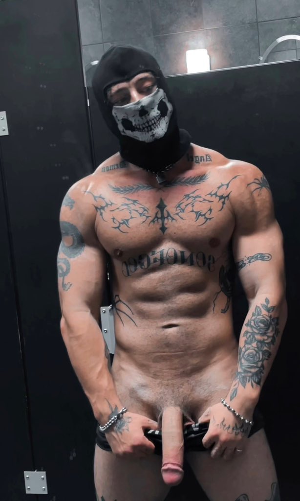 artaevius69's tweet photo. Your bodyguard https://t.co/859KzNY3dW