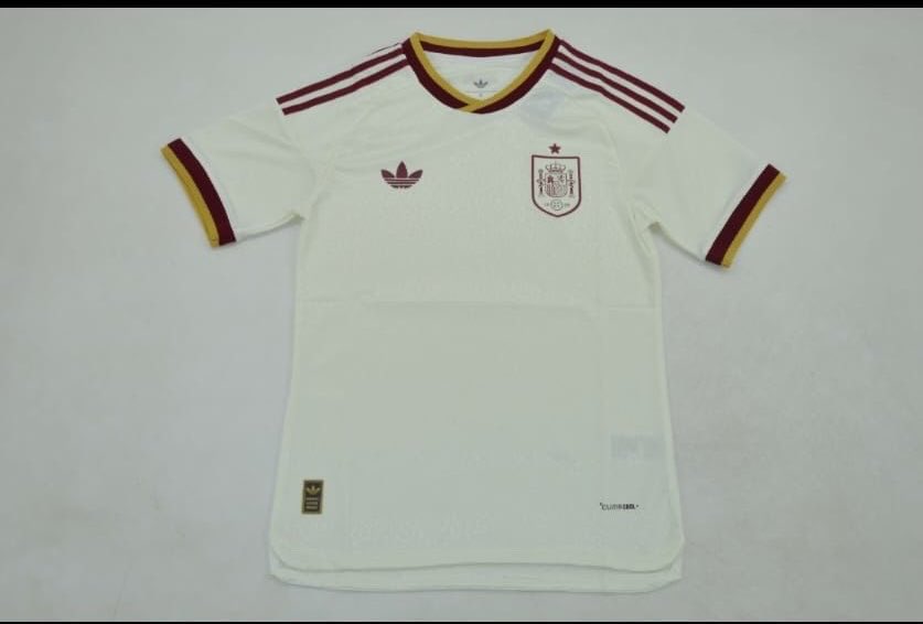 NBAFutQuality2's tweet photo. Si ESPAÑA 🇪🇸 gana HOY a Bélgica, vamos a sortear las dos nuevas camisetas entre todos los que deis RT y nos sigáis 

El ganador elegirá la talla y el dorsal que desee🤞🍀 https://t.co/H6OdbGkS8z