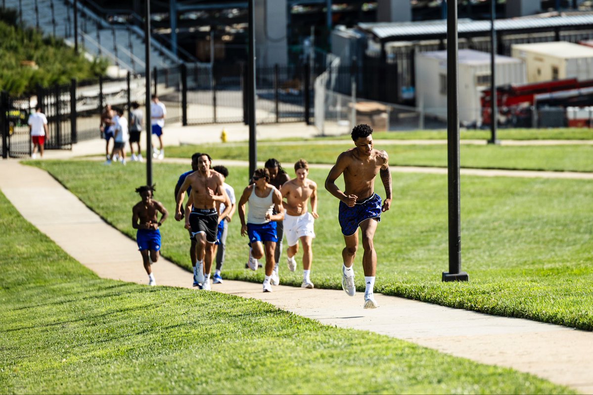 KUHoops's tweet photo. Embrace the grind. https://t.co/VAUVCPHYvq