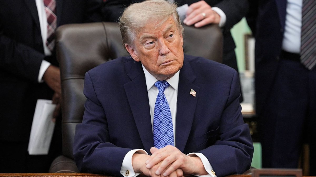 DustinMPeyser's tweet photo. Trump says he won't sign housing bill, which would become law automatically https://t.co/y451jHsY0g 👉 Find Hidden Equity https://t.co/YyjTztX4Wv 👈 #Trump #HousingBill #RealEstate #Congress #HomeCosts https://t.co/p3OUwsjoOp