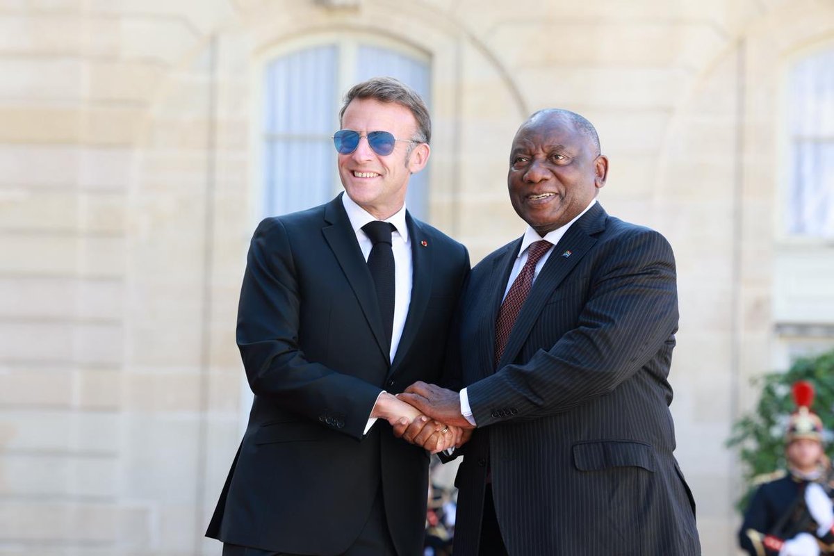 AthiGeleba's tweet photo. #SAinFrance 🇿🇦🌍🇫🇷 https://t.co/Xdx2P5VjmH