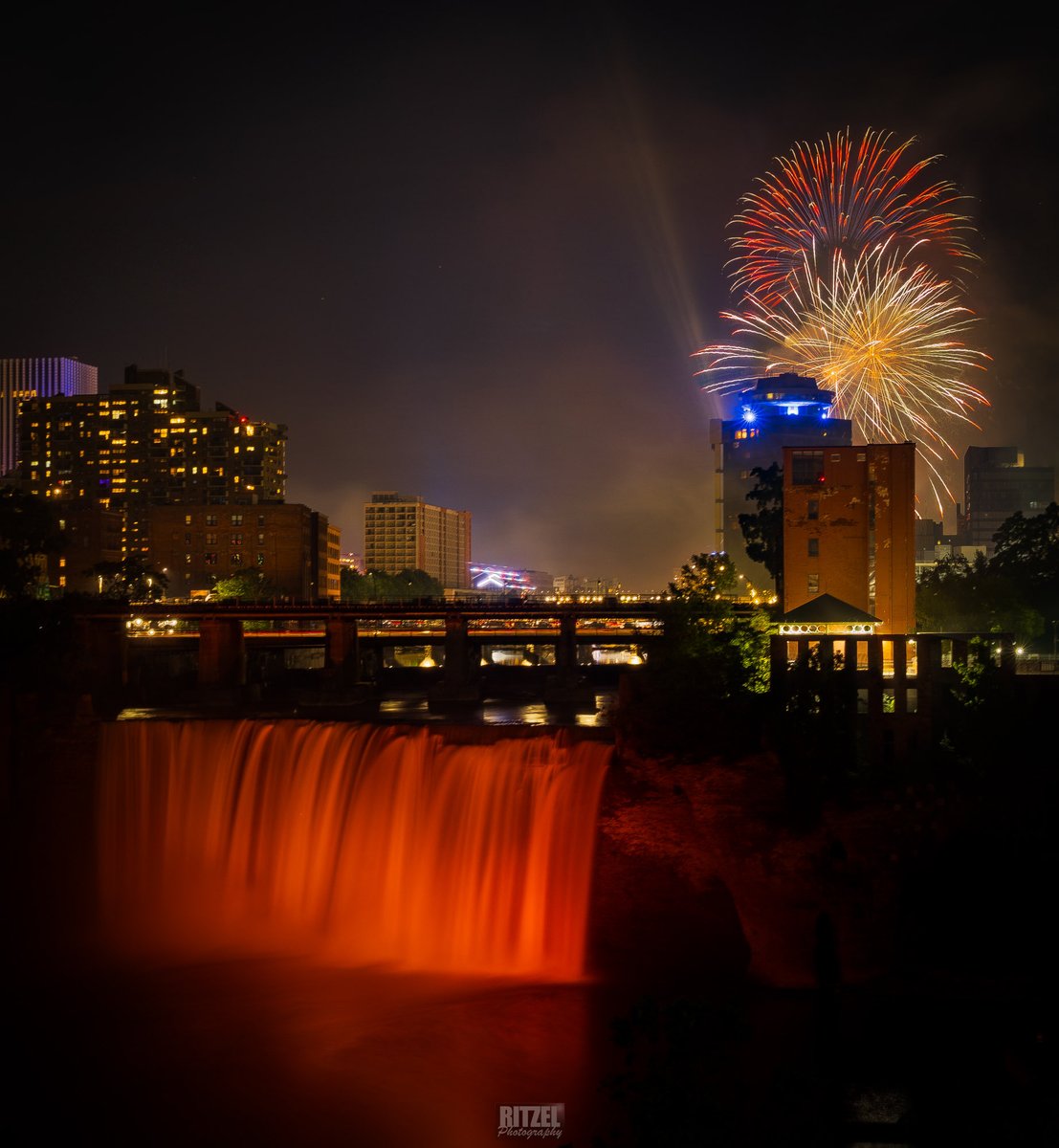 rochester's tweet photo. This week’s #ROCTopShots winner with most online votes is Justin R 🎆🌃 #roc https://t.co/osN1WrWPqK