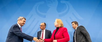 schwabe_willi's tweet photo. @peteraltmaier #Beamte,
Kriege
und der rosa #Elefant
kosten
und #nuhr ein #Schwachkopf wählt diese Abrissmänner für Deutschland (#AfD).
🤔
https://t.co/FyY8FtqDgS https://t.co/mV9JNQ3h2O