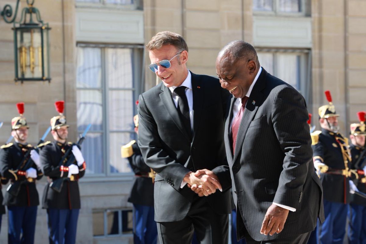 AthiGeleba's tweet photo. #SAinFrance 🇿🇦🌍🇫🇷 https://t.co/5C8kWHpOlD