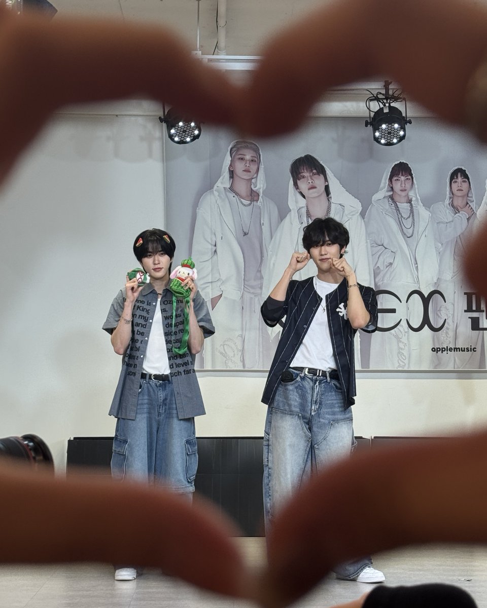 iminsomuch's tweet photo. 찐따탈출기 \\ > < // https://t.co/wIxtbMaZXS