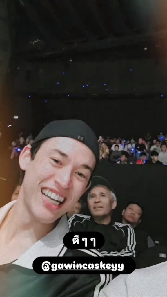 Ezz4prezz's tweet photo. The smile heals everything 😭😭😭 

Please always be happy 😭🫂 https://t.co/MBg3sRfz6b