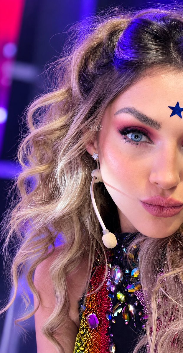 tuvozAnahi's tweet photo. anahi em la mas draga https://t.co/E3QvFnYn5h