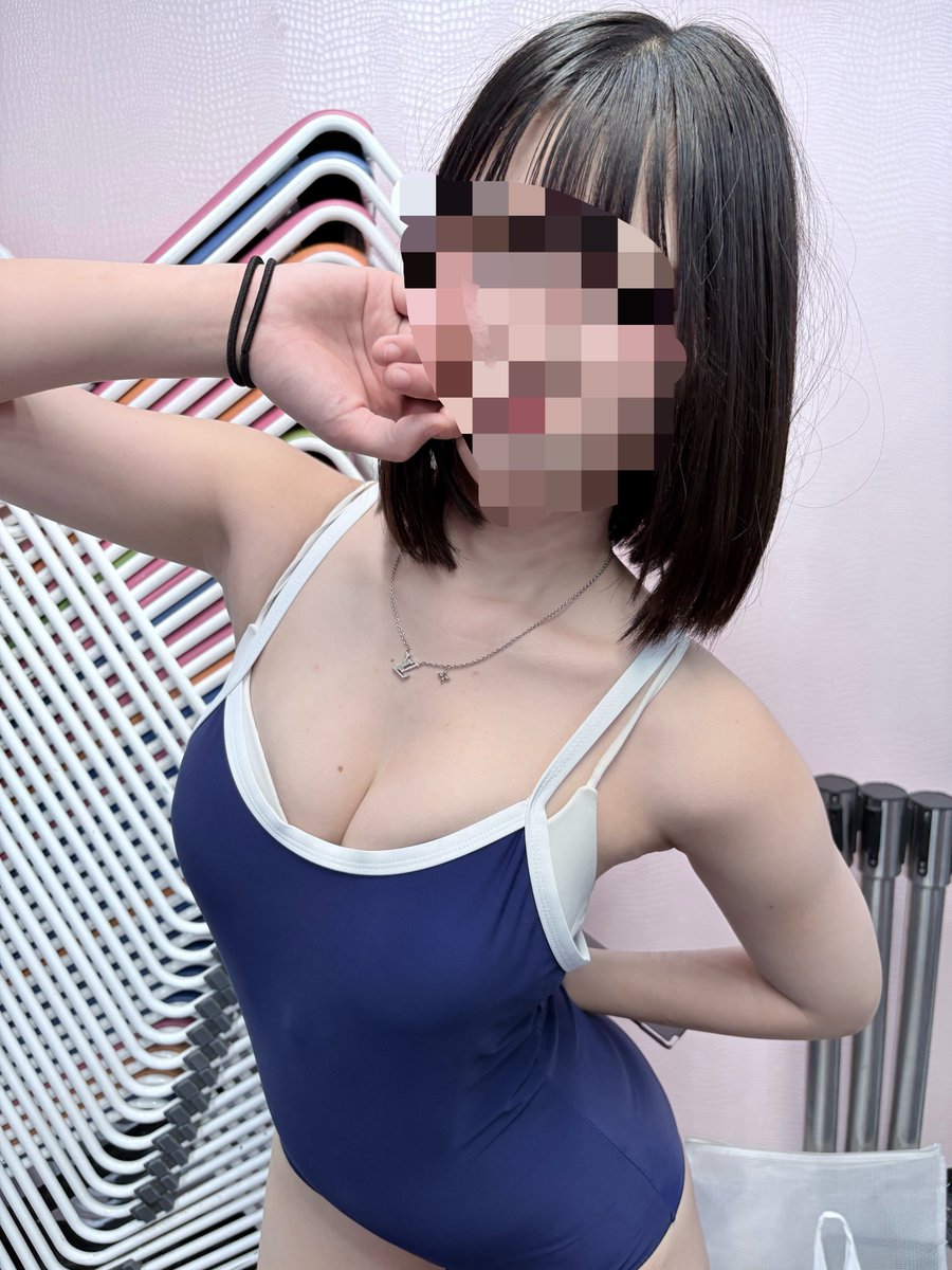 noric_eldk's tweet photo. きてぃちゃん
隣に座ったらこうなってたw
どんな表情www
レナードカムホート鳴らして遊んでた。
最近歌もパフォーマンスも良くていいそしてかわいい🫠 https://t.co/e5G5YZgTzA