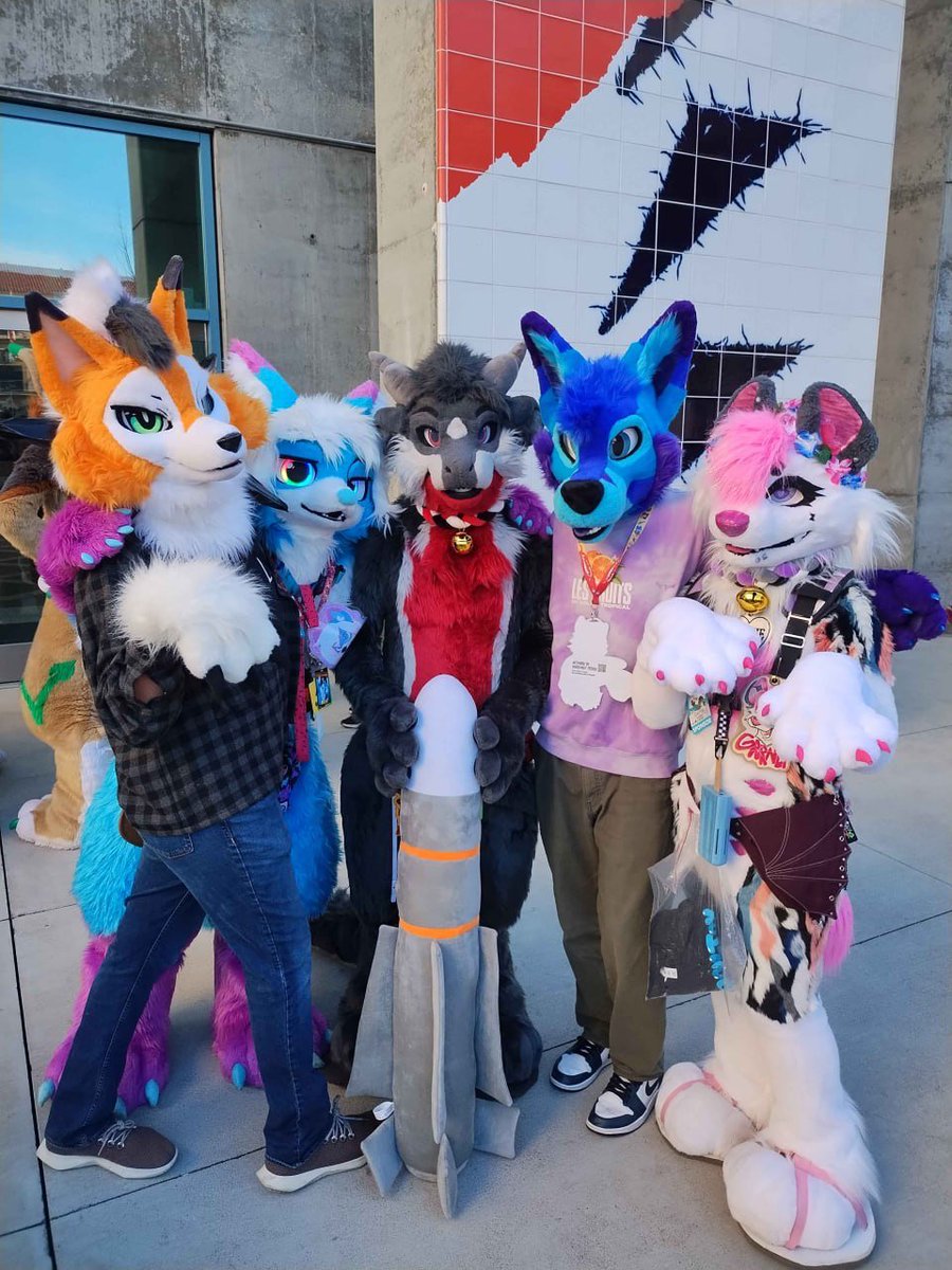 GarnetYeen's tweet photo. Just a bunch of silly little animals with their silly little missile this #FursuitFriday https://t.co/Jelv5PYekq