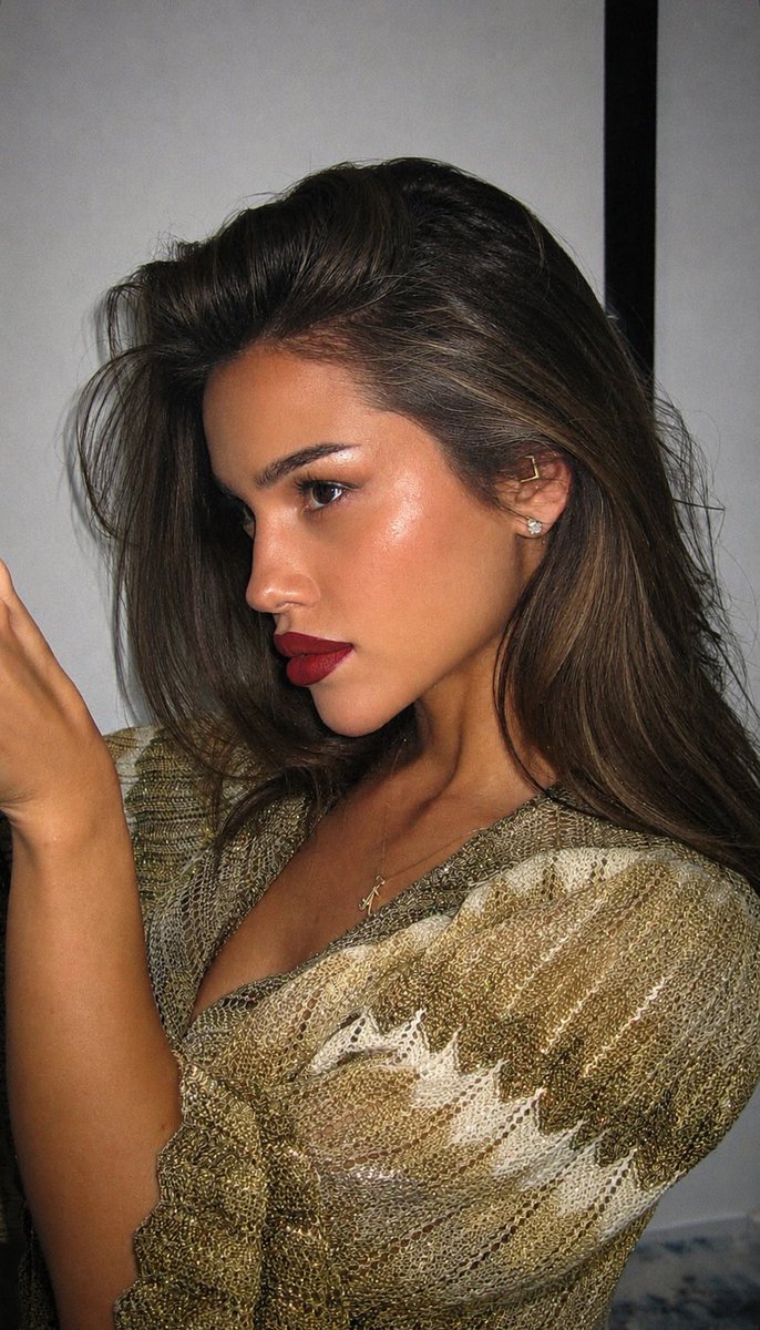 AndjelinNemanja's tweet photo. Iskreno side profil joj je savrsen, neka ljudi pricaju sta hoce. I btw nista nije nista menjala na sebi, prirodna lepota.👑✨ #Breskvica https://t.co/zaD6JhIiO9