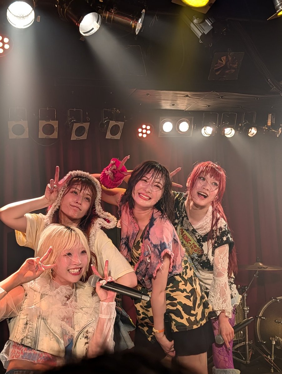 takabo1967's tweet photo. PIGMONZ presents
 MONSTERS  PARTYvol.1 
2マンライブ　お相手は
FIRE ON FIRE
中々ハードだったので　画像を残せませんでした。
PIGMONZ
やっぱり楽しいライブでした😊

#pigmonz
#プールイ
#ユメカ 
#サン 
#ナツメ https://t.co/FNJM65NGUj