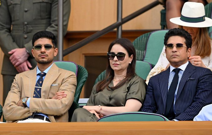 dharma_watch's tweet photo. Shubman Gill invited to Royal Box by Wimbeldon.
On the other hand Shreyas Iyer invited for a review meeting where Devajit Saikia is ready to fire him from captaincy 😭
There are levels💀
#ShubmanGill #INDvsENG #T20I #Test #ODI #ShreyasIyer #ViratKohli https://t.co/blKQp7XFMm