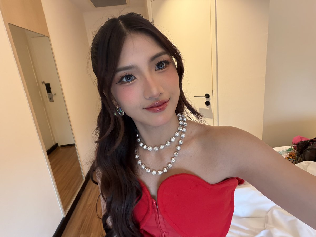 ChariceHermoso's tweet photo. Dahil 1M na si Tanga! 😜♥️ https://t.co/ppn4cJtR7K