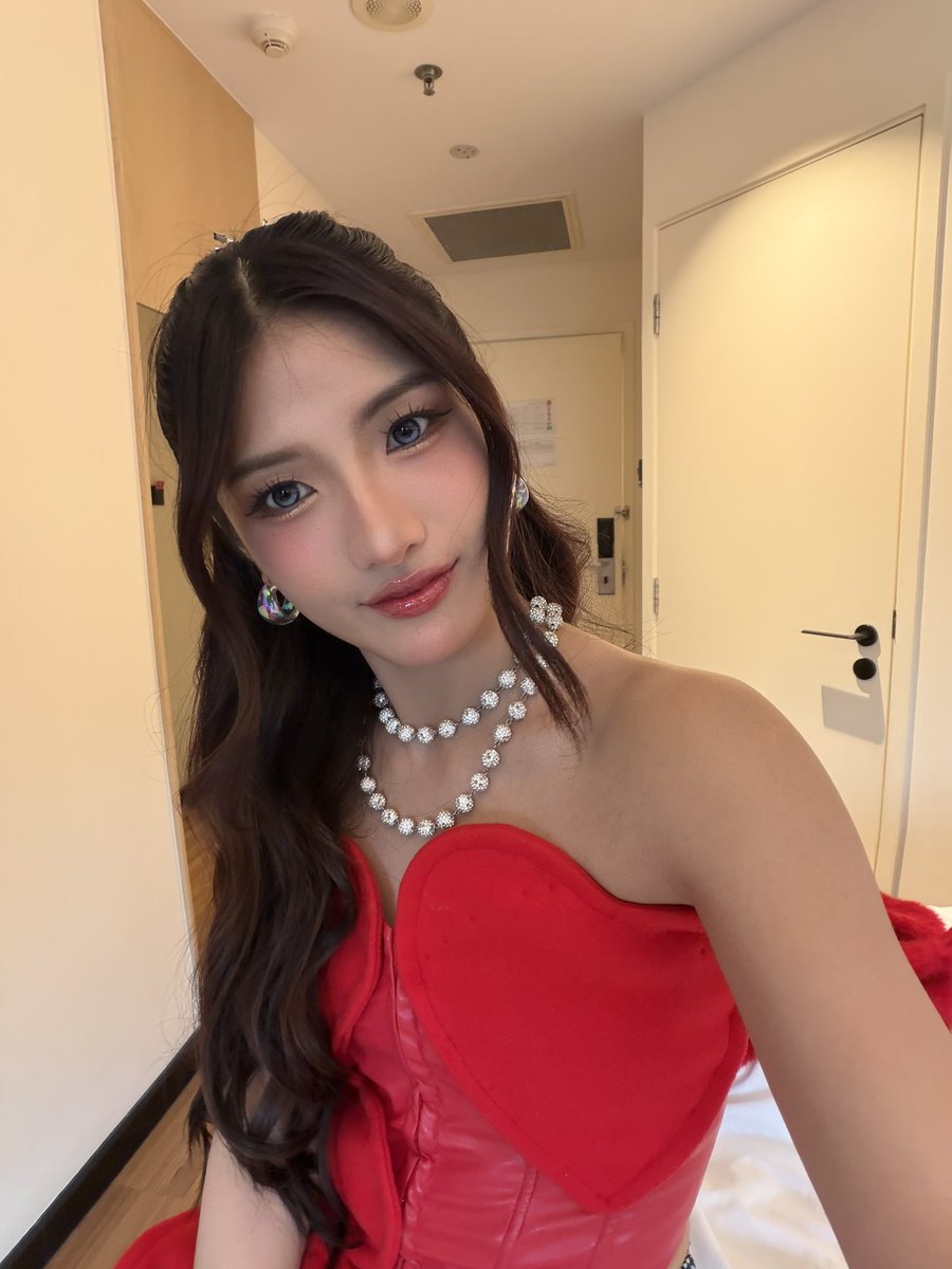 ChariceHermoso's tweet photo. Dahil 1M na si Tanga! 😜♥️ https://t.co/ppn4cJtR7K