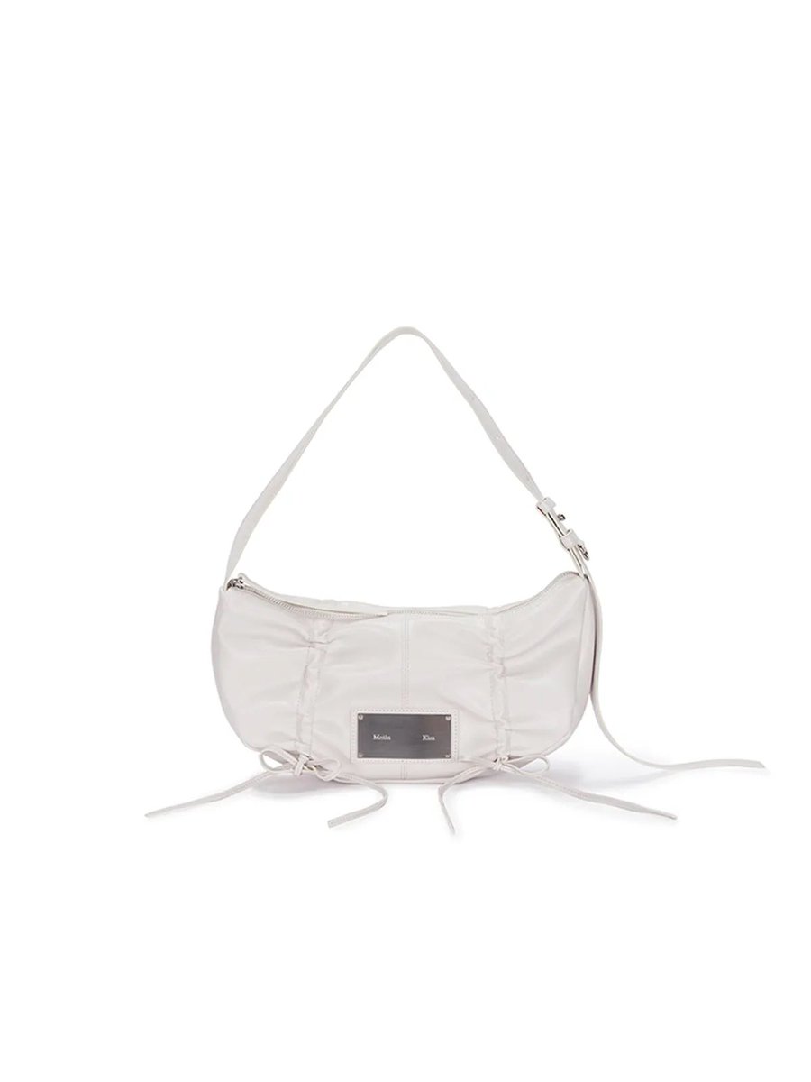 seoulwithyou_'s tweet photo. preorder — matin kim half shirring round bag ivory ลด 30% มาลดแค่สีเดียวน้าา˚.🎀༘⋆

ราคา 2,950.- ส่งฟรี

ส่งกลับแอร์ | รับมัดจำ 50%
#matinkim #พรีเกาหลี #พรีออเดอร์เกาหลี https://t.co/0z2GA0twjd