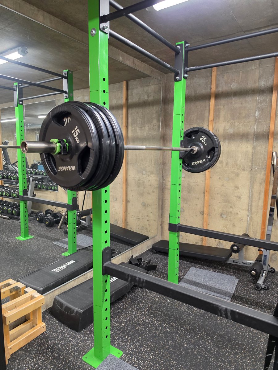 Whitefoxre's tweet photo. Today's deadlift concluded this week pbs (1 rep max):
100kg bench
180kg squat
160kg deadlift
also, we had office dog visit / inspection, so it was a really good day! 😸 https://t.co/4OydIuyKvr