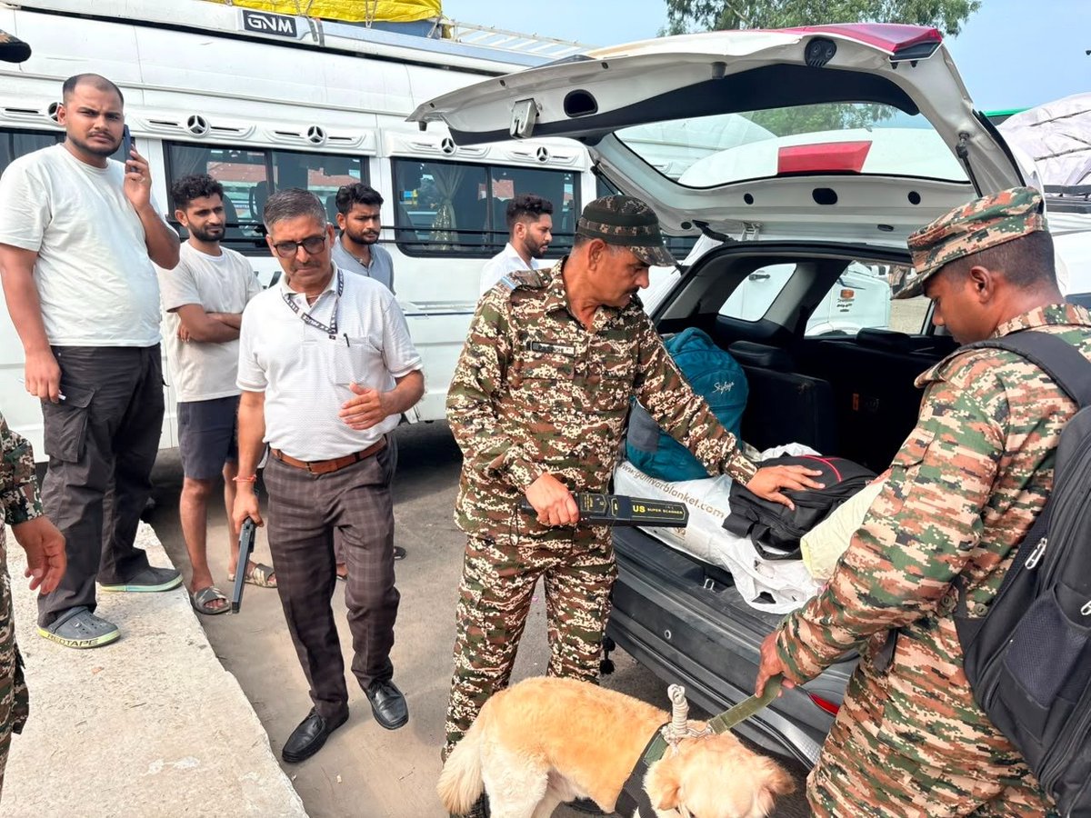 crpfindia's tweet photo. #CRPF, alongwith JKP, other CAPFs and Army, is fully committed to a safe and smooth #AmarnathYatra2026. Beyond sanitizing the routes and surrounding areas, our teams are actively providing critical medical aid and logistics support. It is our utmost responsibility to ensure a secure environment for every pilgrim on their journey to the holy cave for darshan. 

#NationFirst
#Vandematram150 
#MissionNaxalMuktBharat2026
@gpsinghips
@crpf_j
@crpf_srinagar
@KOSCRPF
@jammusector