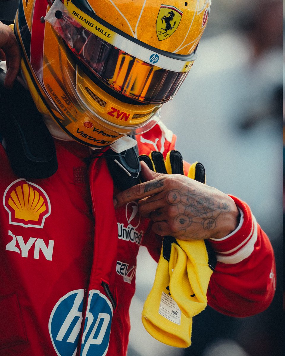 ScuderiaFerrari's tweet photo. Just a Lewis special helmet appreciation post 🟡🔴 https://t.co/tsg7kEWoNP