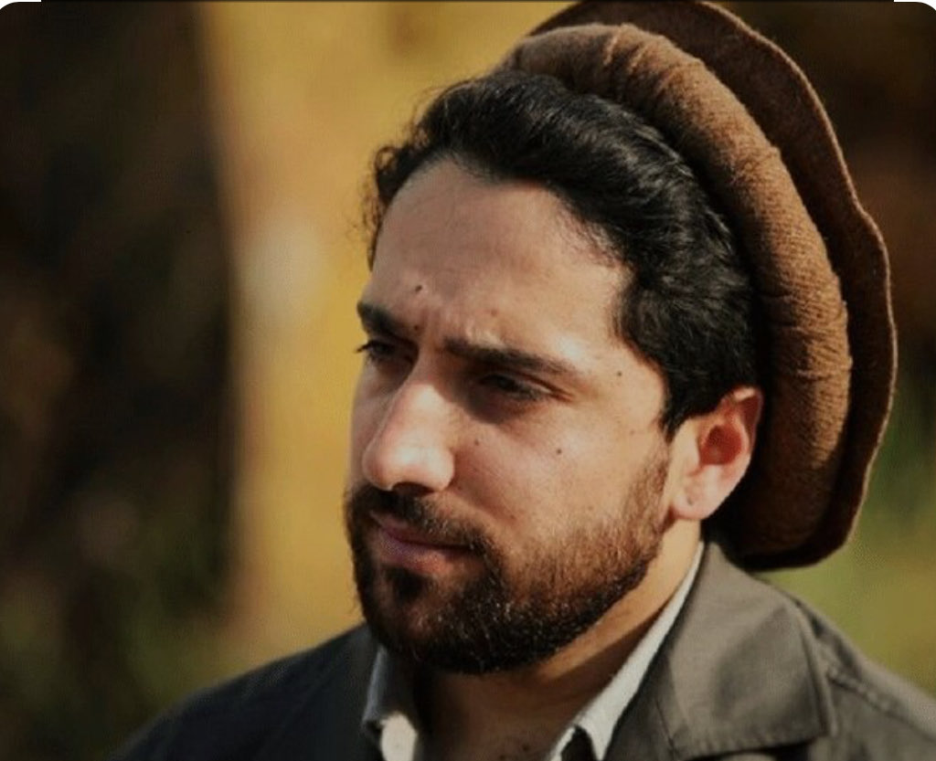 AryayySdys79893's tweet photo. سالروز زمینی شدن رهبر ج م م و پرچمدار آزادی، آمر صاحب،گرامی باد
او به این جهان گام نهاد تا مشعل آزادی، عزت و سربلندی خاموش نگردد و امید به رهایی در دل آزادگان زنده بماند. نامش با آرمان آزادی و ایستادگی گره خورده و پیامش، نویدبخش استقامت، شرف و سربلندی برای نسل‌های امروز و فرداست. https://t.co/83oprOm3qJ