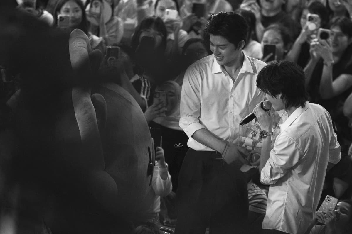 phupeanuts's tweet photo. to my dearest pondphuwin, bersama lebih lama lagi ya? i love you guys sooo much, please sama-sama terus sampai kapanpun itu, makasih udah mau melangkah bersama sejauh ini, makasih udah saling sayang selama ini, once again, i love you ❤ https://t.co/2WSbz0kagn